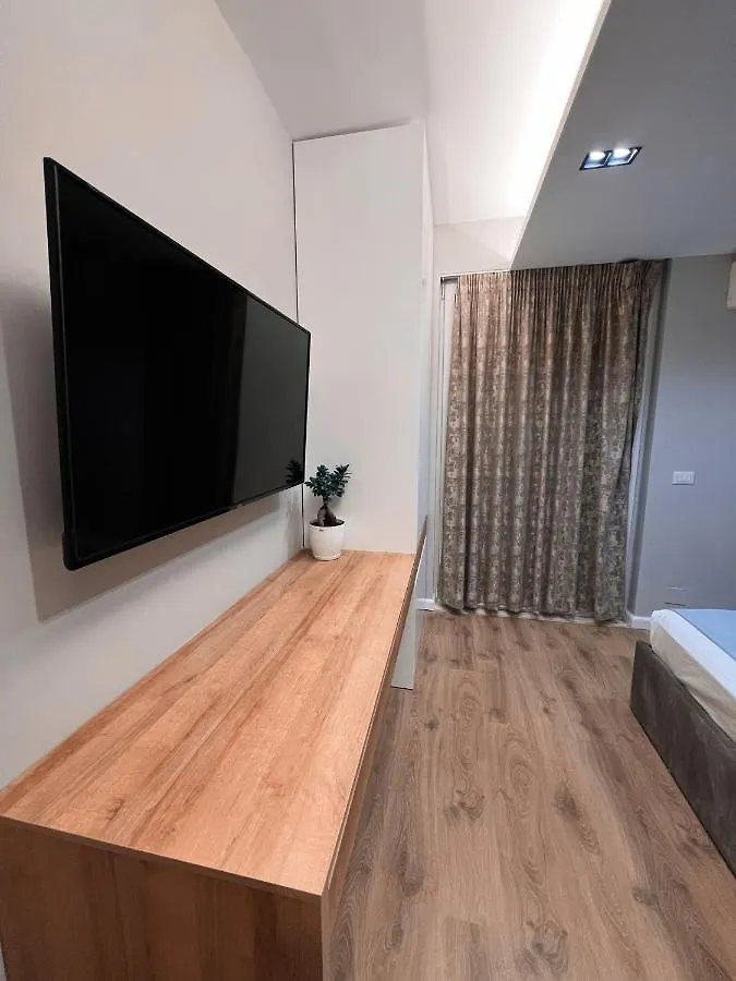 Aia Suites & Apartments Tirana 0*,